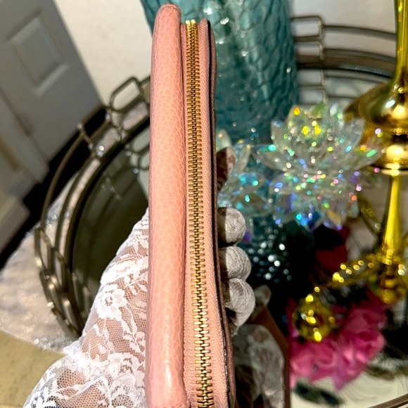 Authentic GUCCI Interlocking G Logo Leather Long Trifold Wallet - Picture 10 of 16